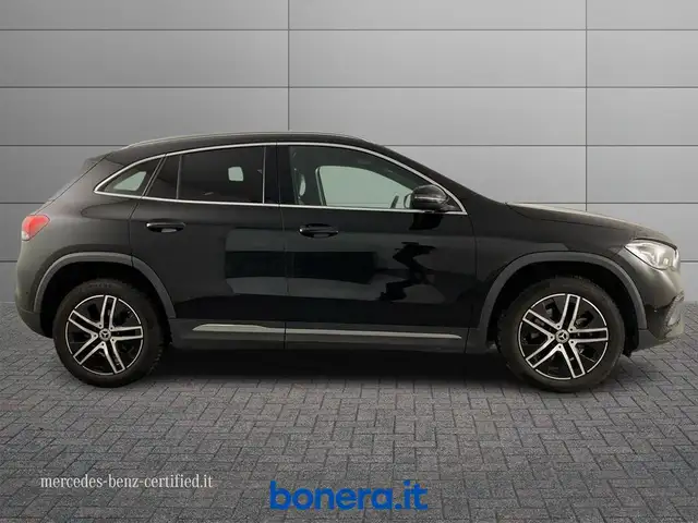 Mercedes-Benz GLA view 6