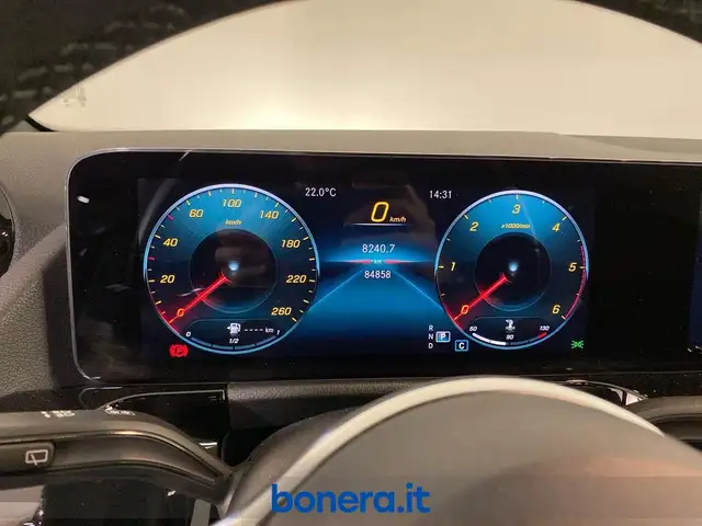 Mercedes-Benz GLA view 14
