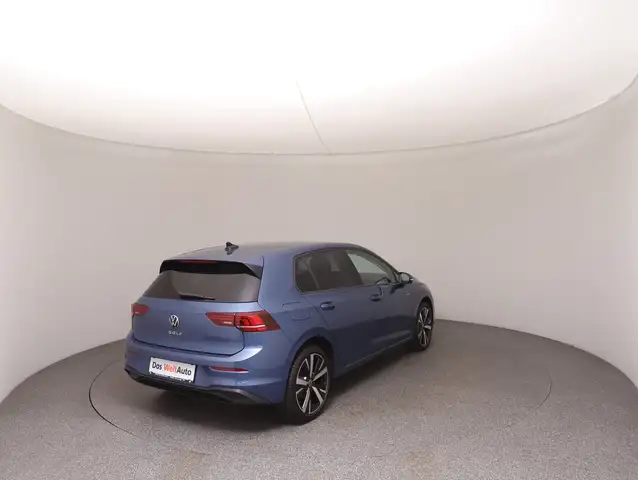 Volkswagen Golf view 4