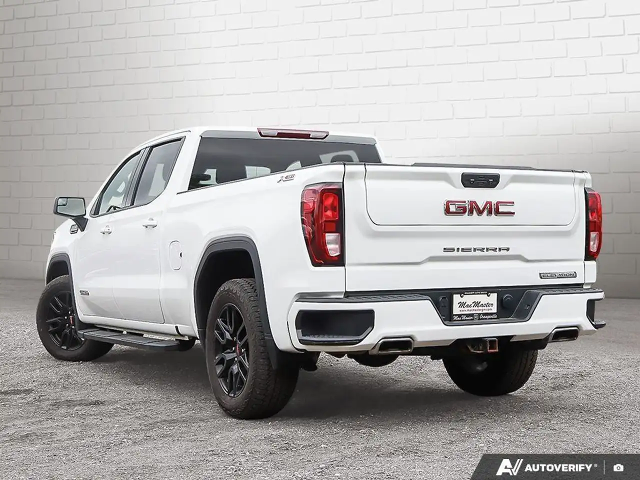 GMC Sierra 1500 photo GMC Sierra 1500
