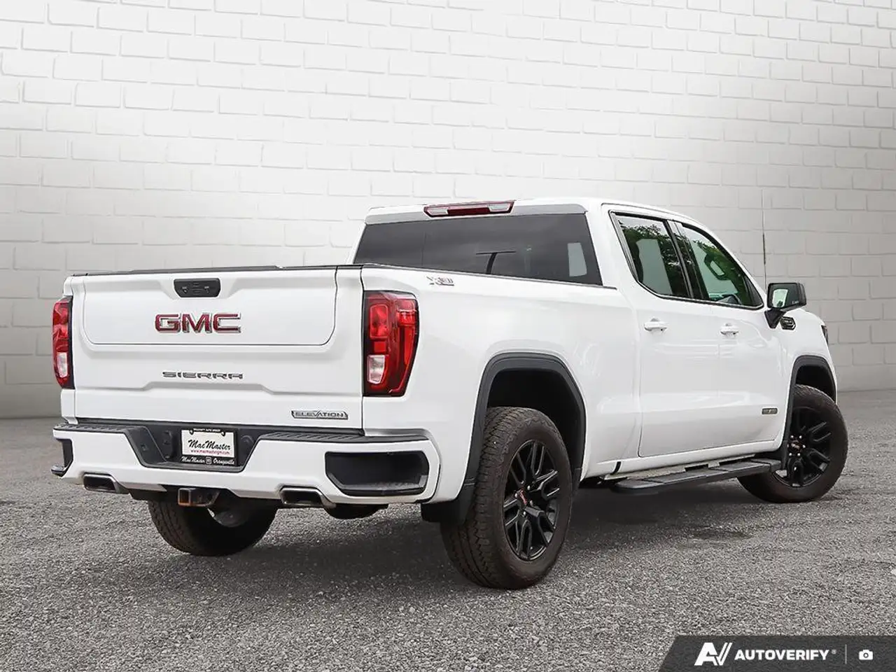 GMC Sierra 1500 photo GMC Sierra 1500