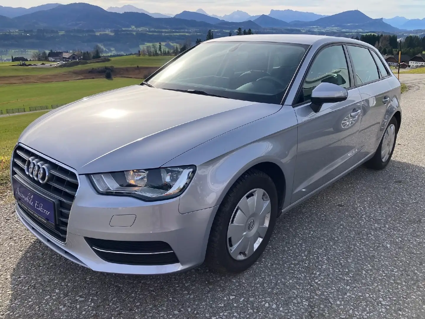 Audi A3 1.2 TFSI, Sportback Attraction, Navi, 8-f. bereift Silber - 1