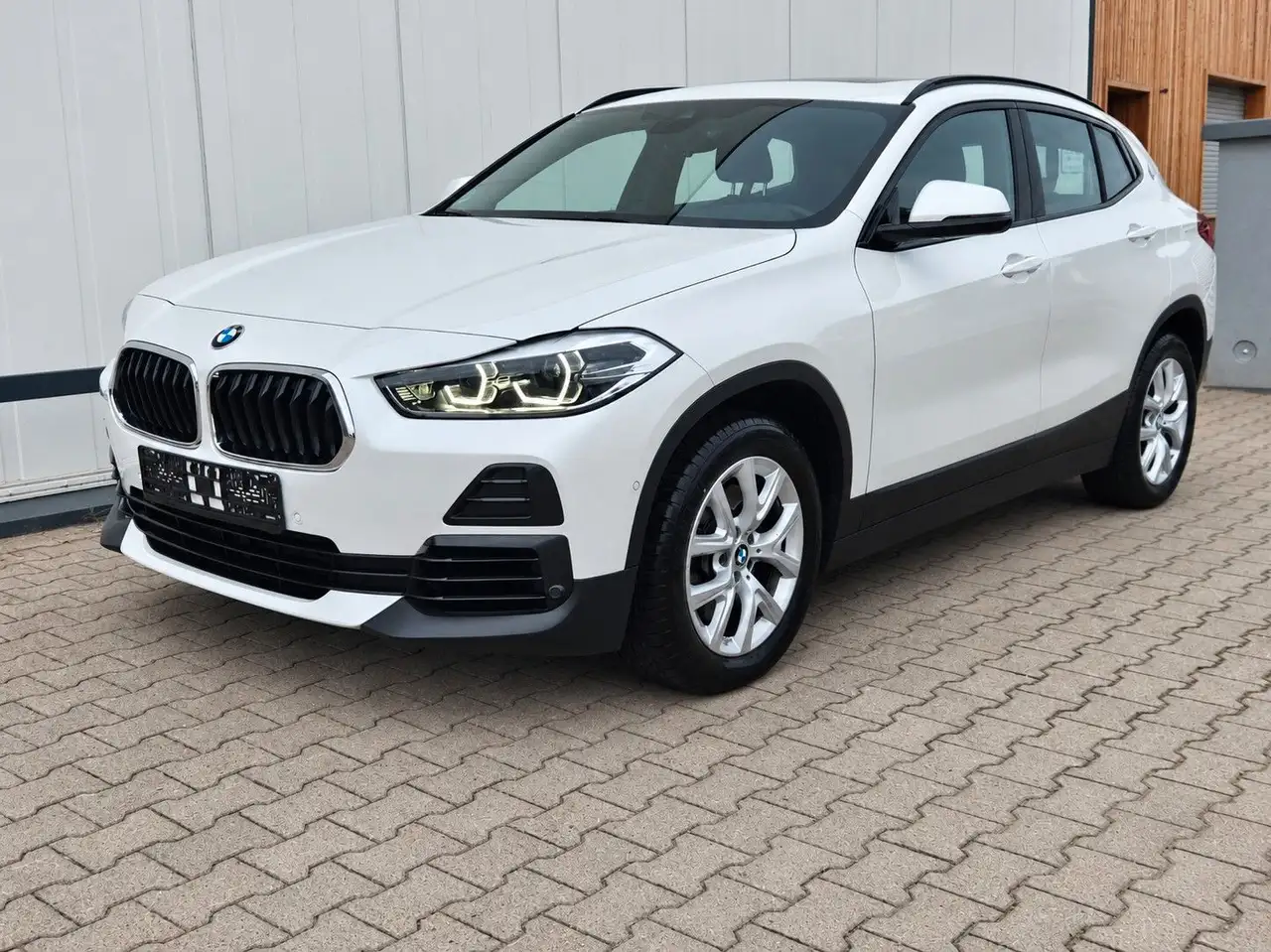 2023 BMW X2 20i*NAVI*LED*PANORAMA*AHK*KAMERA, photograph 1