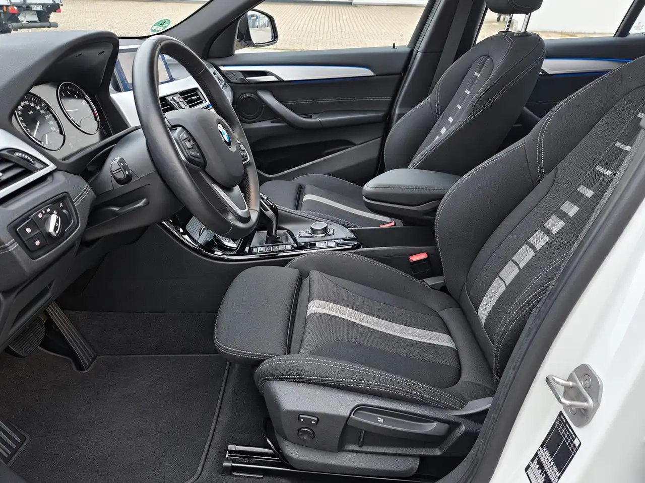 2023 BMW X2 20i*NAVI*LED*PANORAMA*AHK*KAMERA, photograph 10