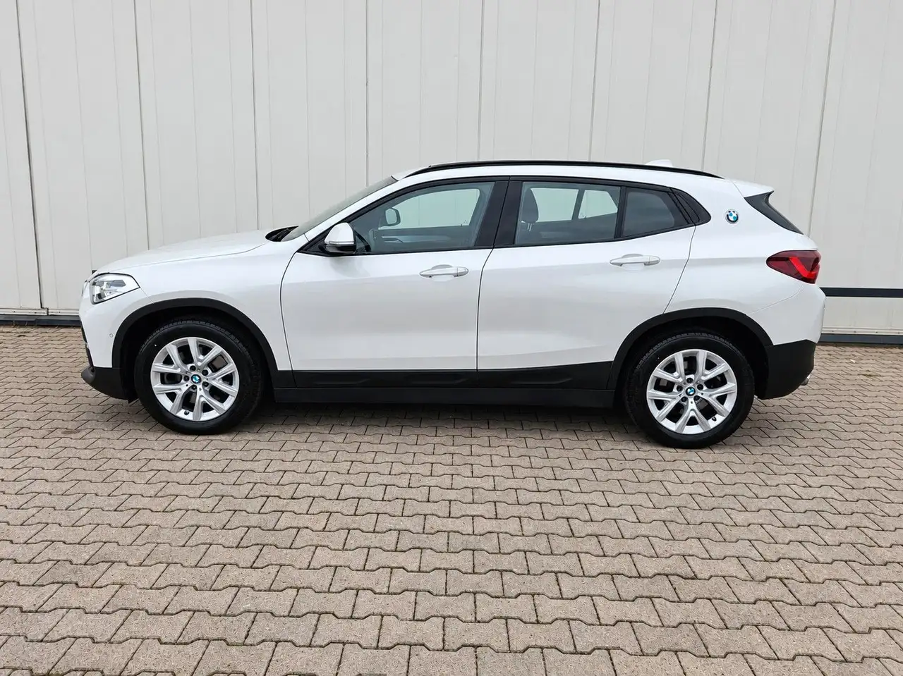 2023 BMW X2 20i*NAVI*LED*PANORAMA*AHK*KAMERA, photograph 3