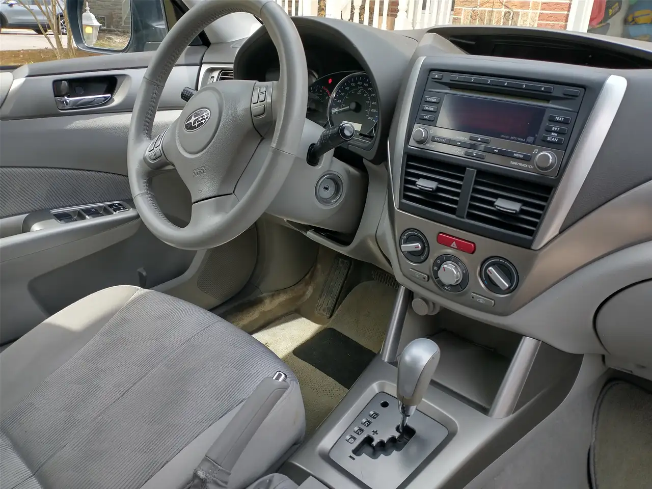 Subaru Forester снимка Subaru Forester