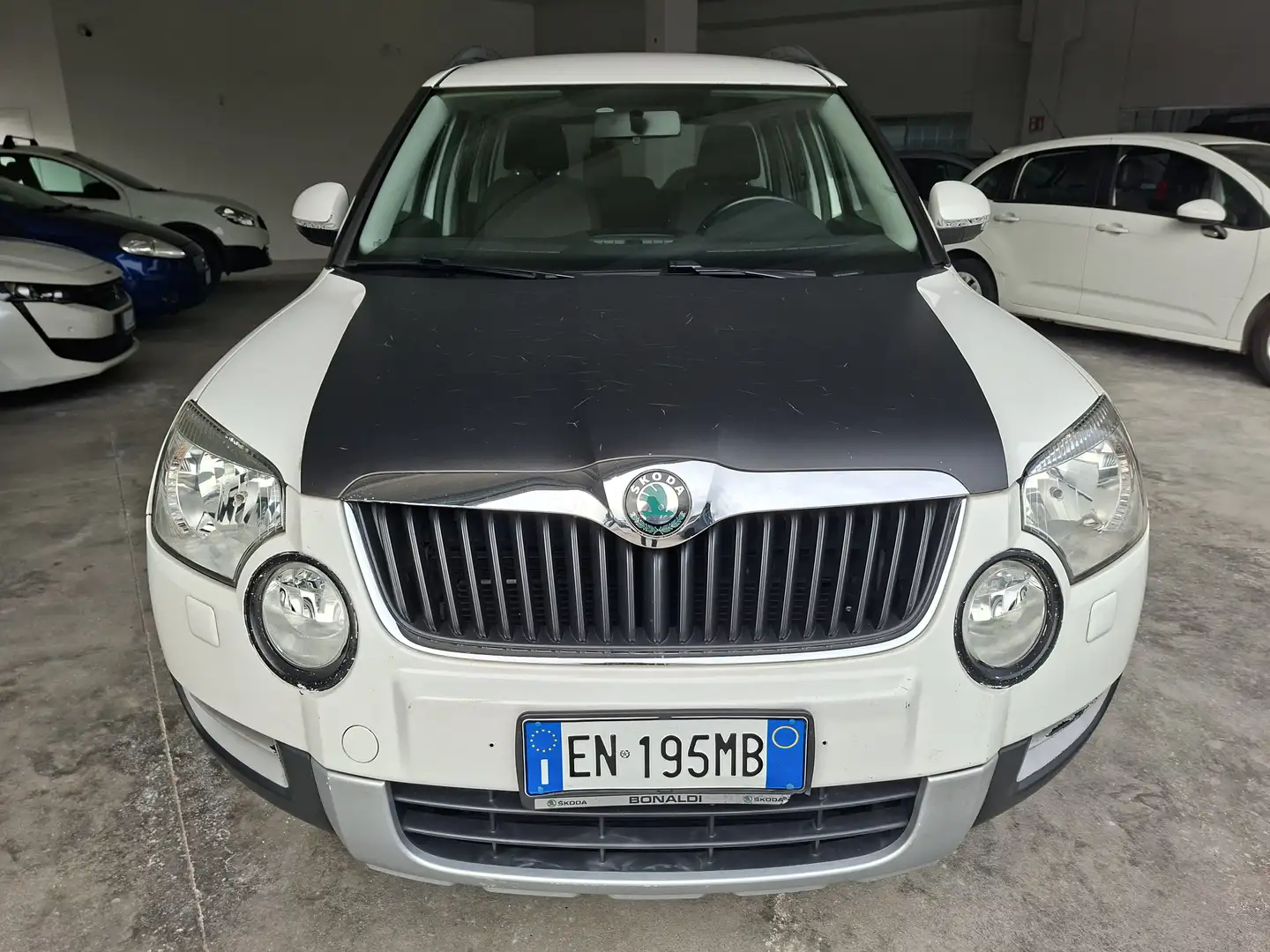Skoda Yeti 1.2 CAMBIO AUTOMATICO / DA NEOPATENTATI Weiß - 2