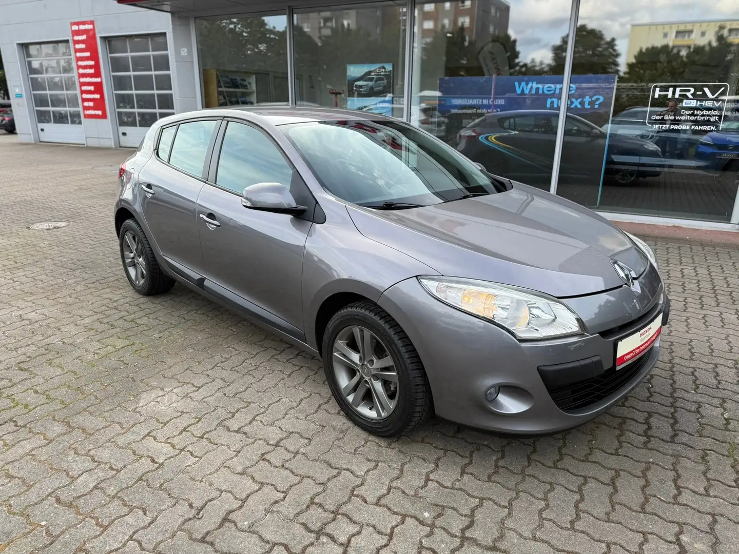 Renault Megane Megane Fließheck 1.6 16V 100 Expression Gris - 1