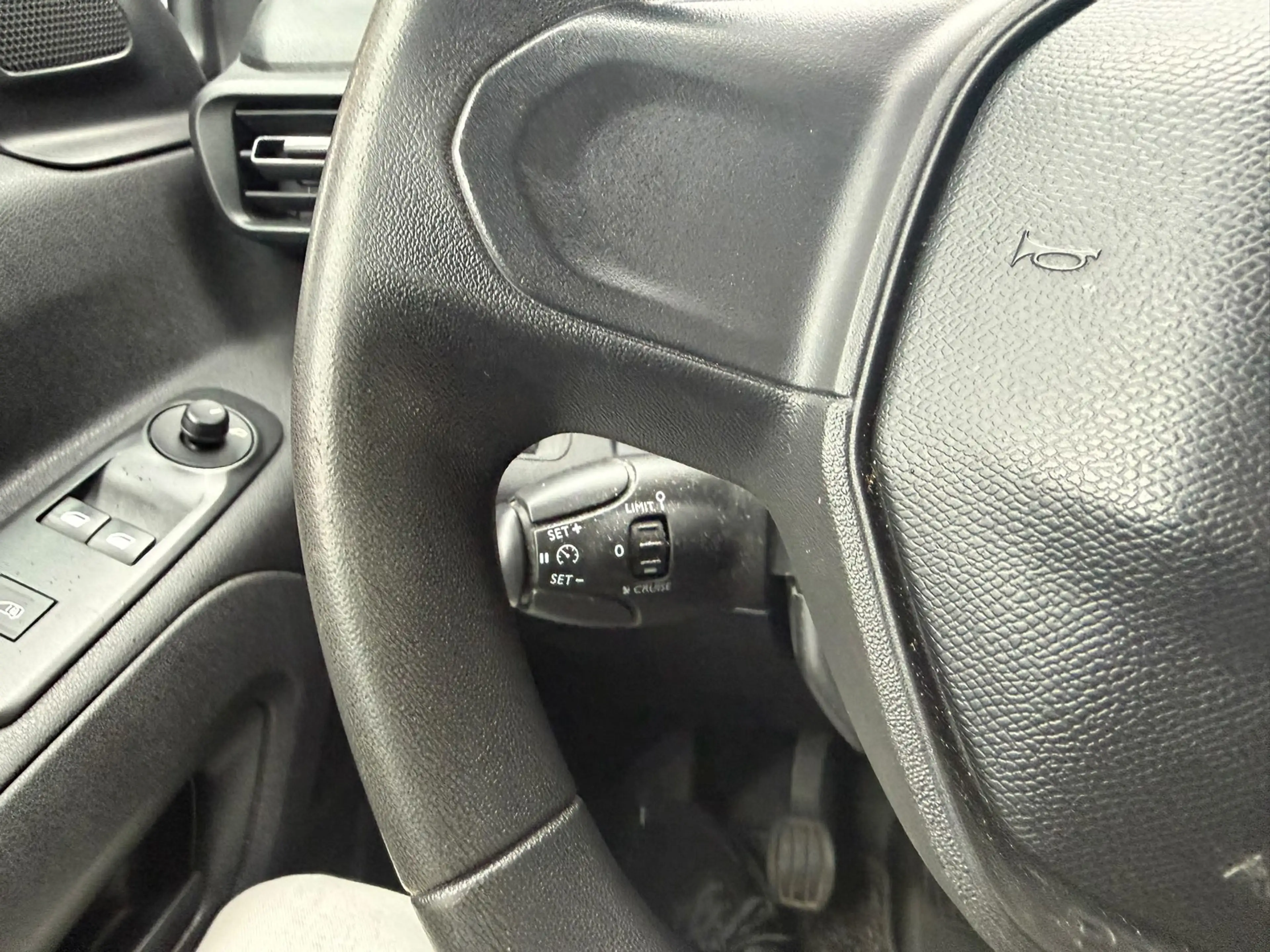 Peugeot Partner 1.6 BlueHDI Premium / Trekhaak / App connect / Cru — photo 14