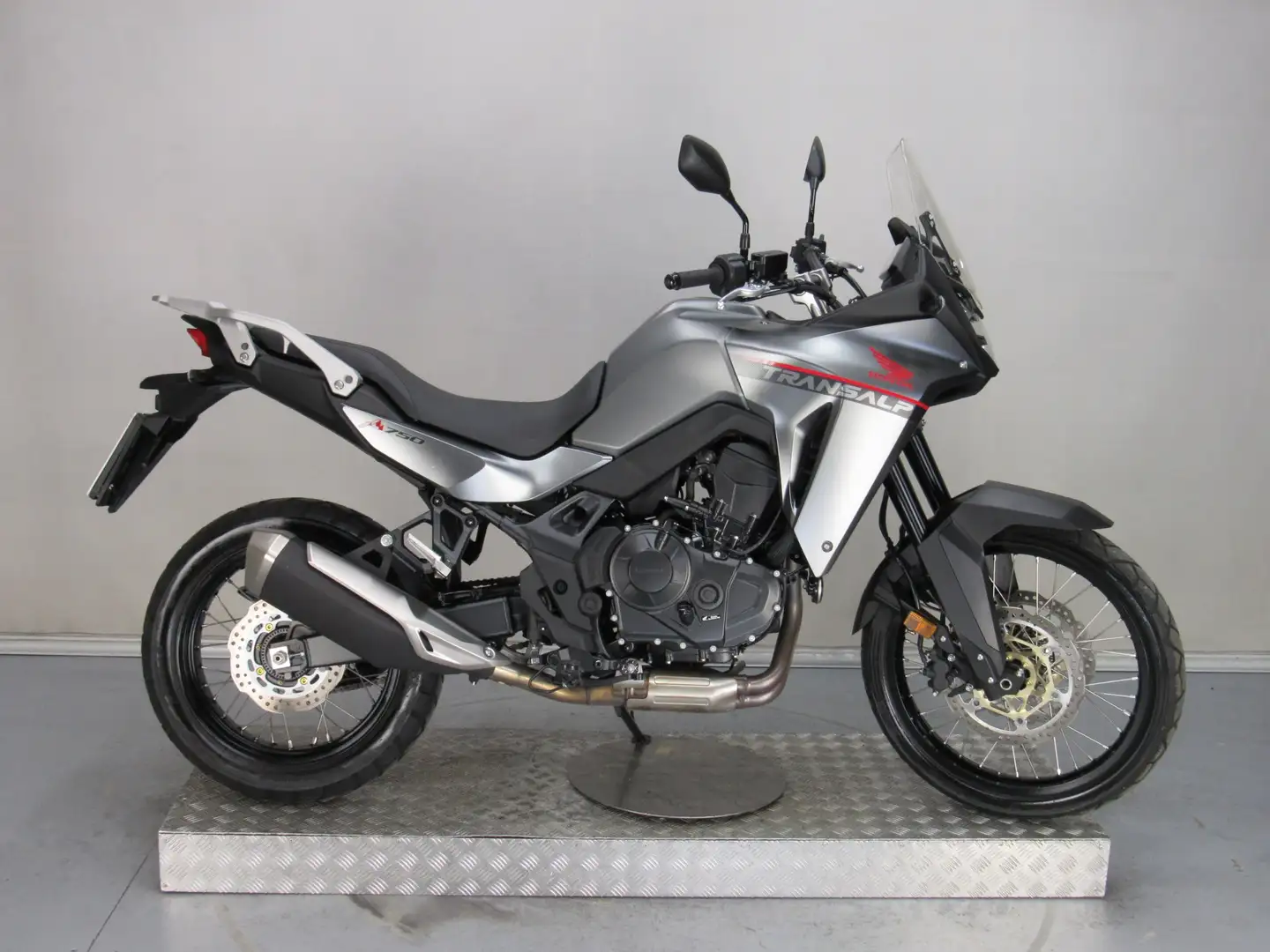 Honda Transalp 750 ABS Gri - 1