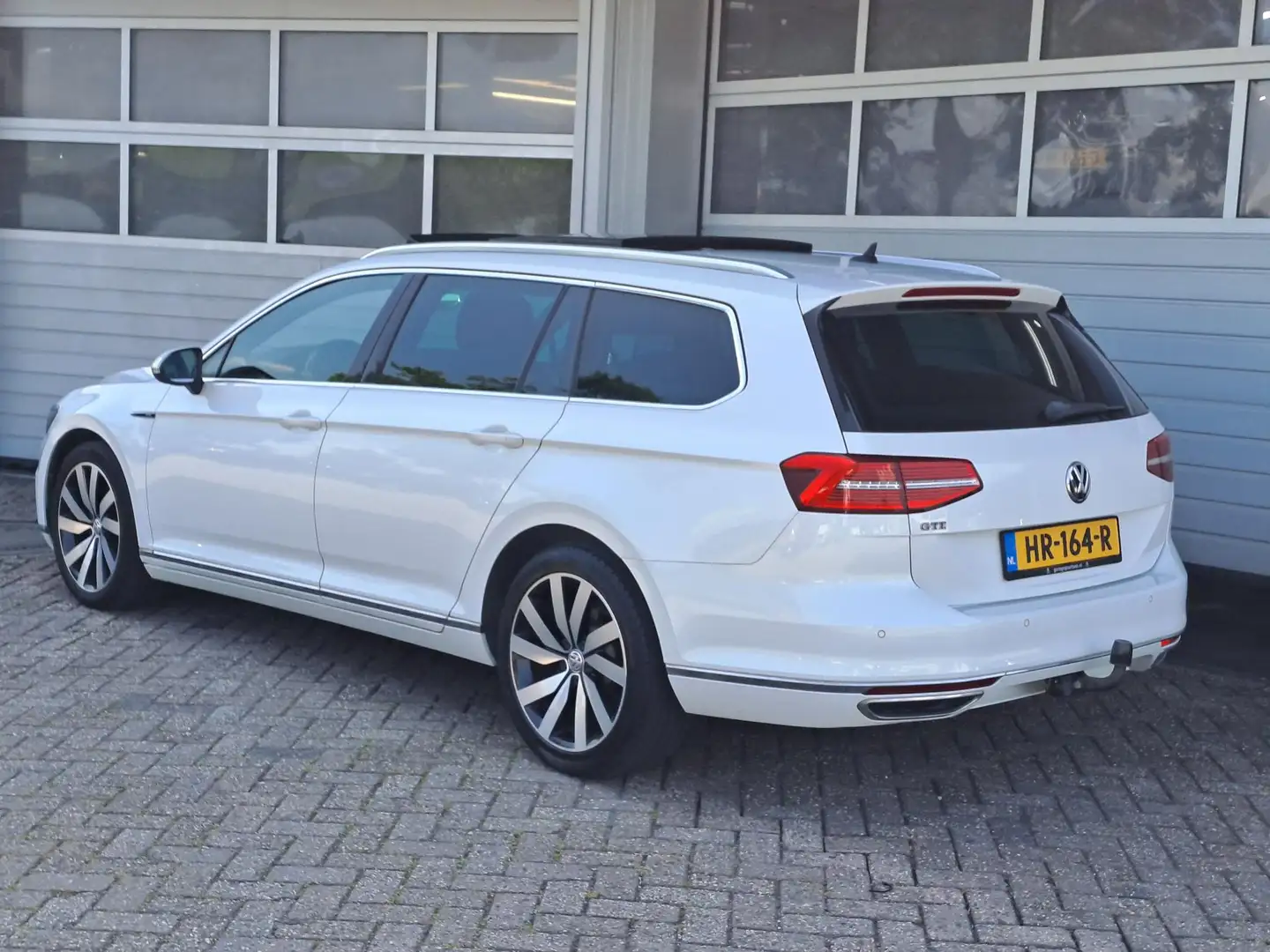 Volkswagen Passat Variant 1.4 TSI GTE Highline Panoramadak, Trekhaak, Wit - 2