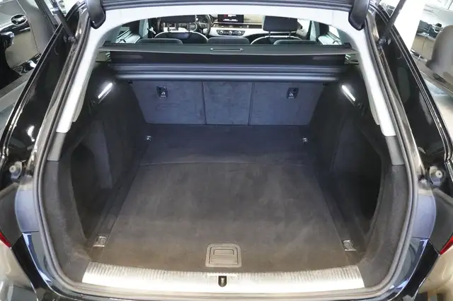 Audi A4 view 10