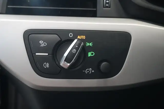 Audi A4 view 14