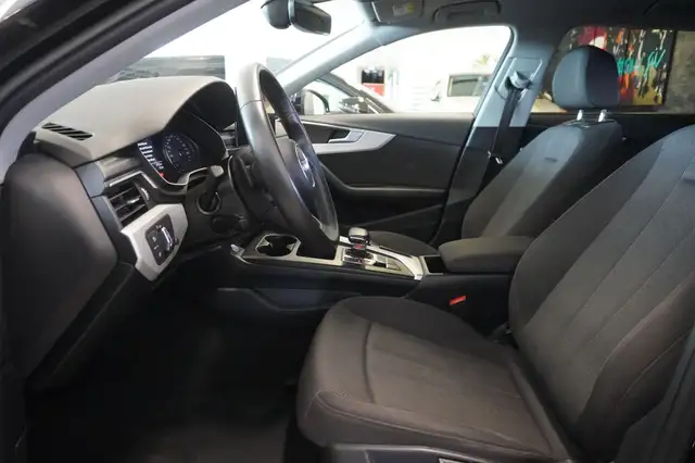 Audi A4 view 8