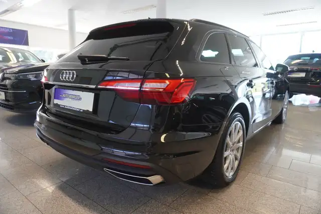 Audi A4 view 5
