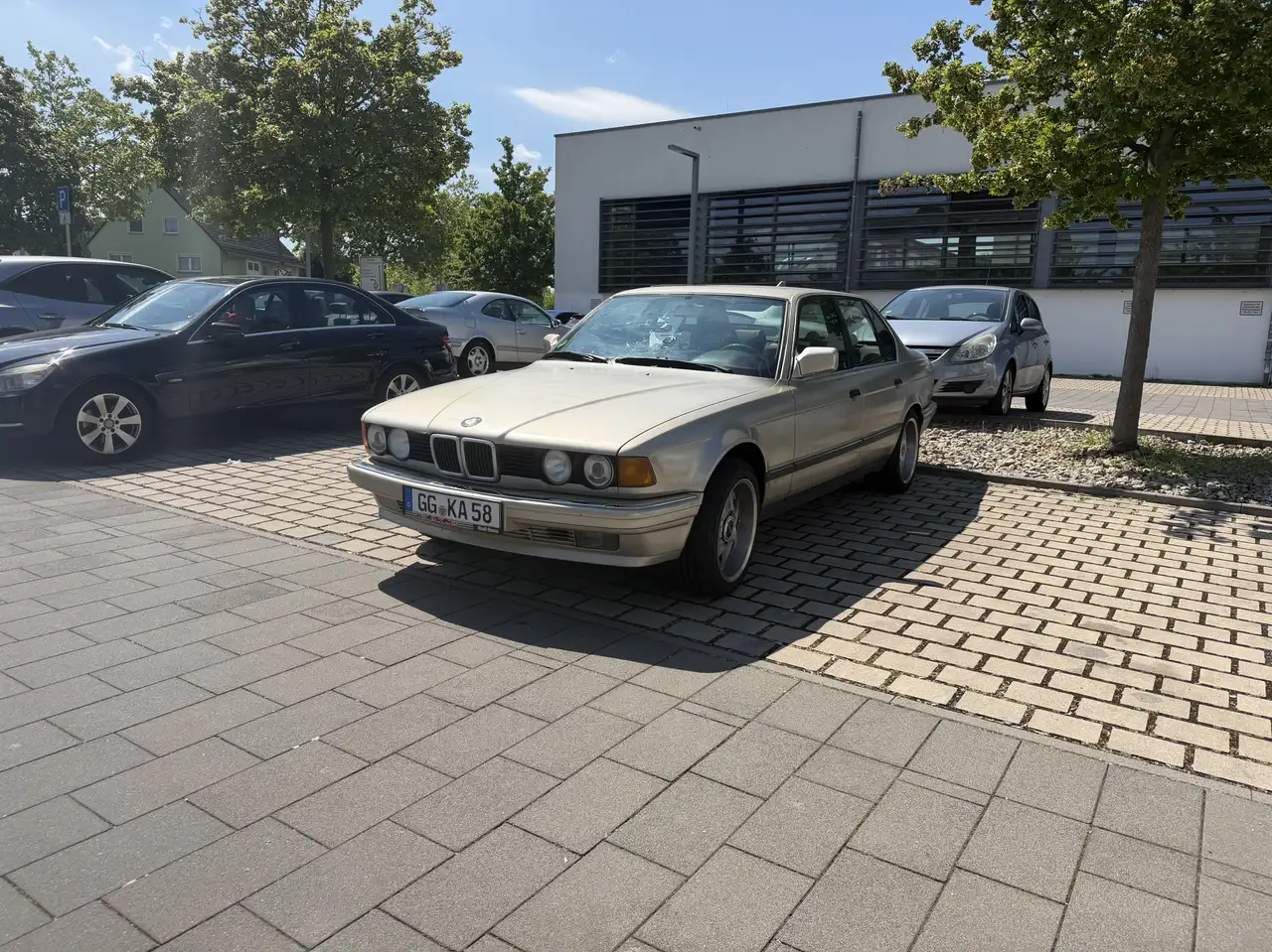BMW 730i, foto 2