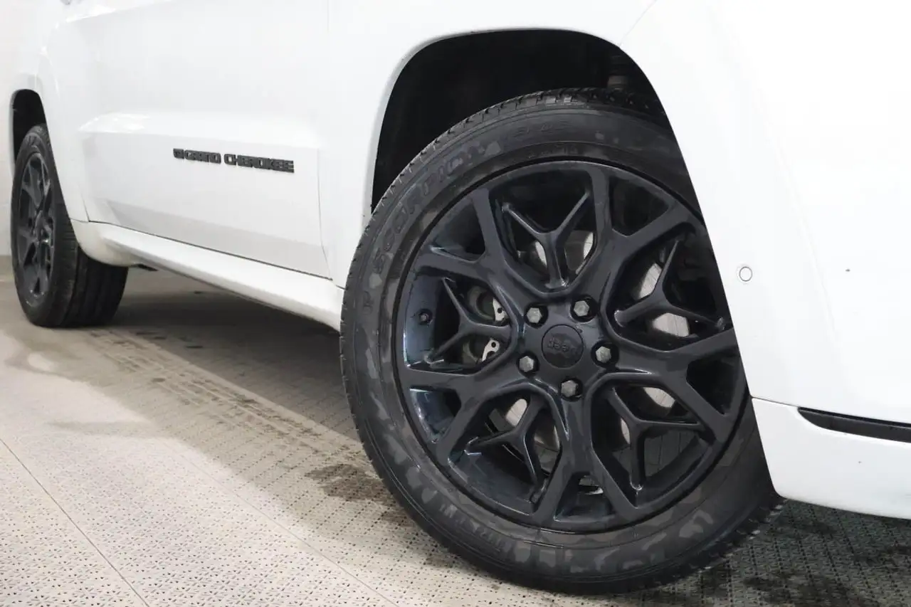 Jeep Grand Cherokee снимка Jeep Grand Cherokee