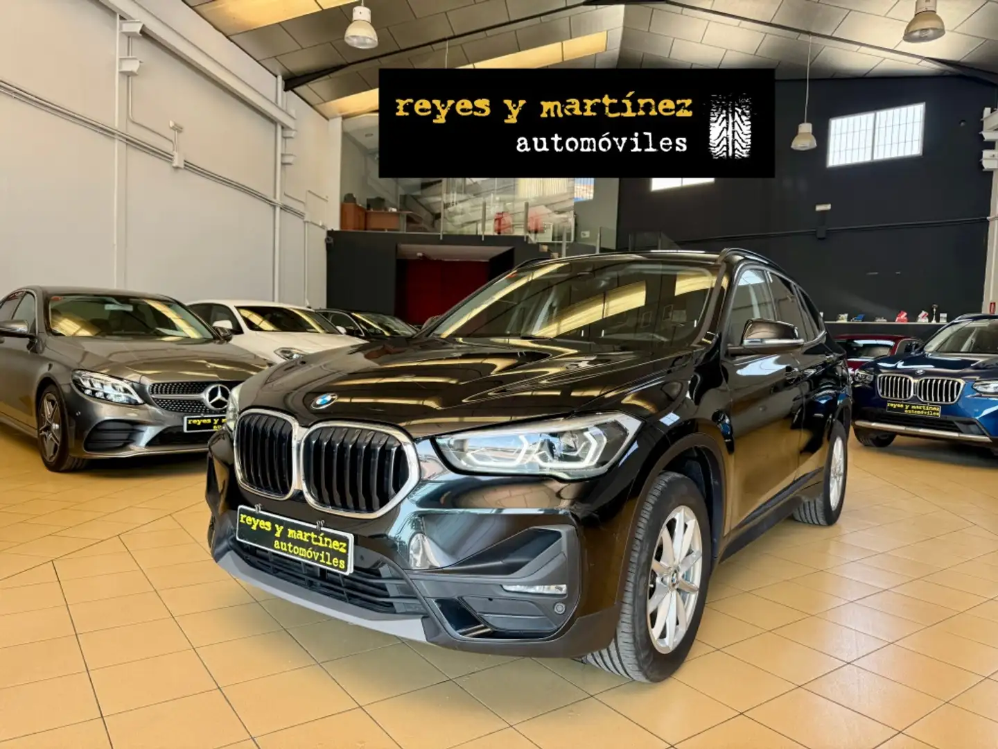 BMW X1 sDrive 18dA Corporate Negro - 1
