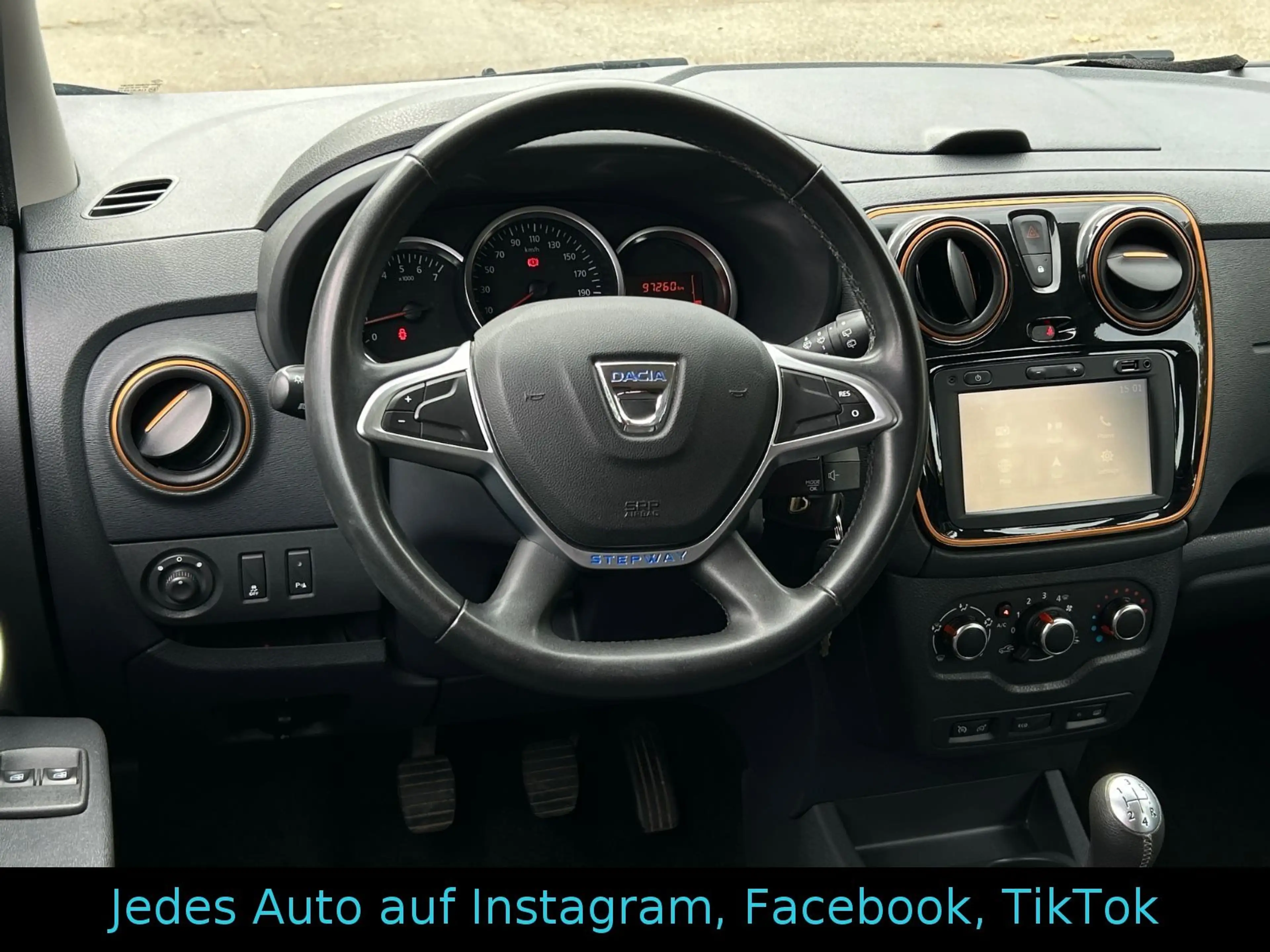 Dacia Lodgy Stepway / Kamera / Navi — photo 12