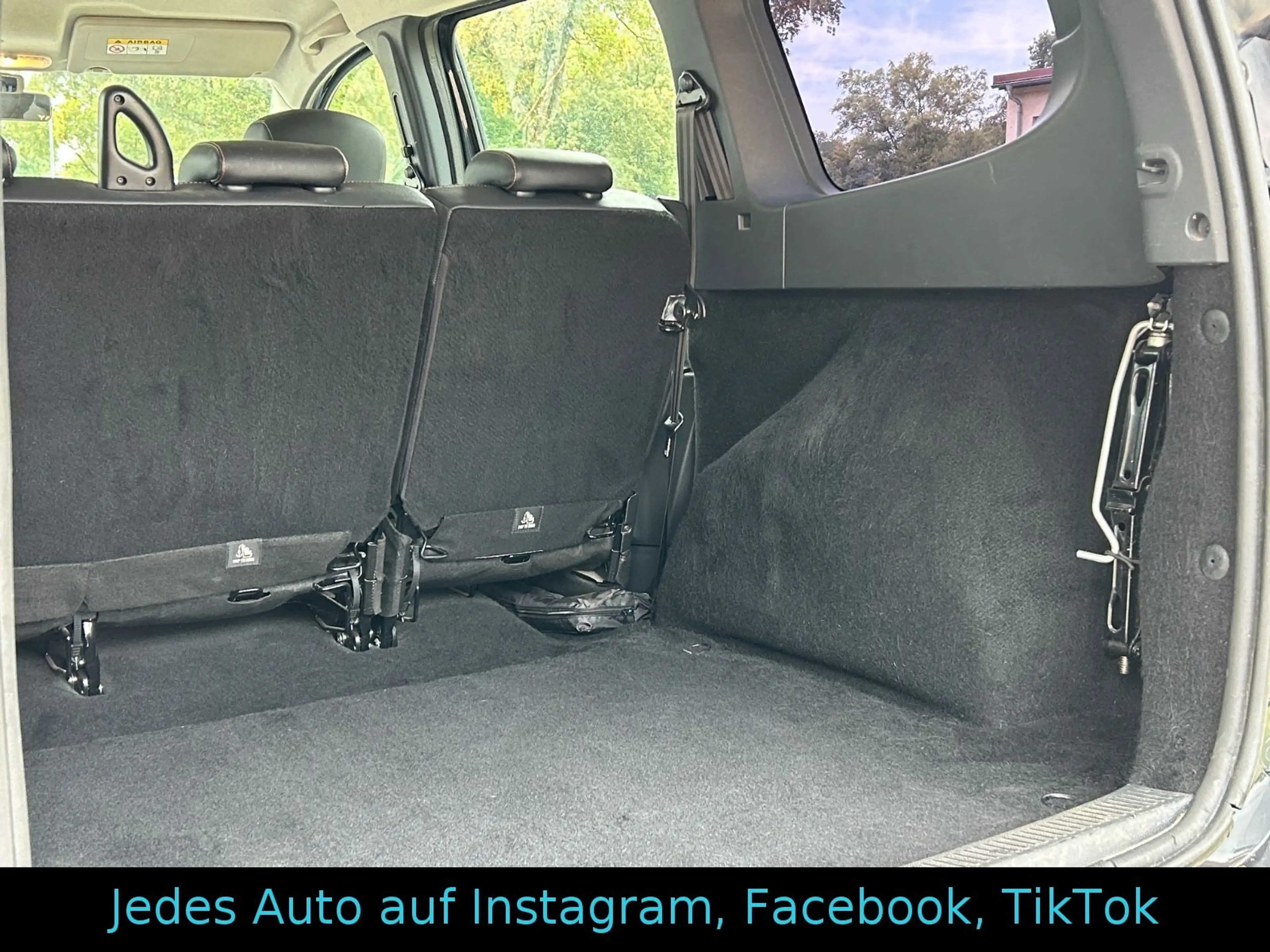 Dacia Lodgy Stepway / Kamera / Navi — photo 15