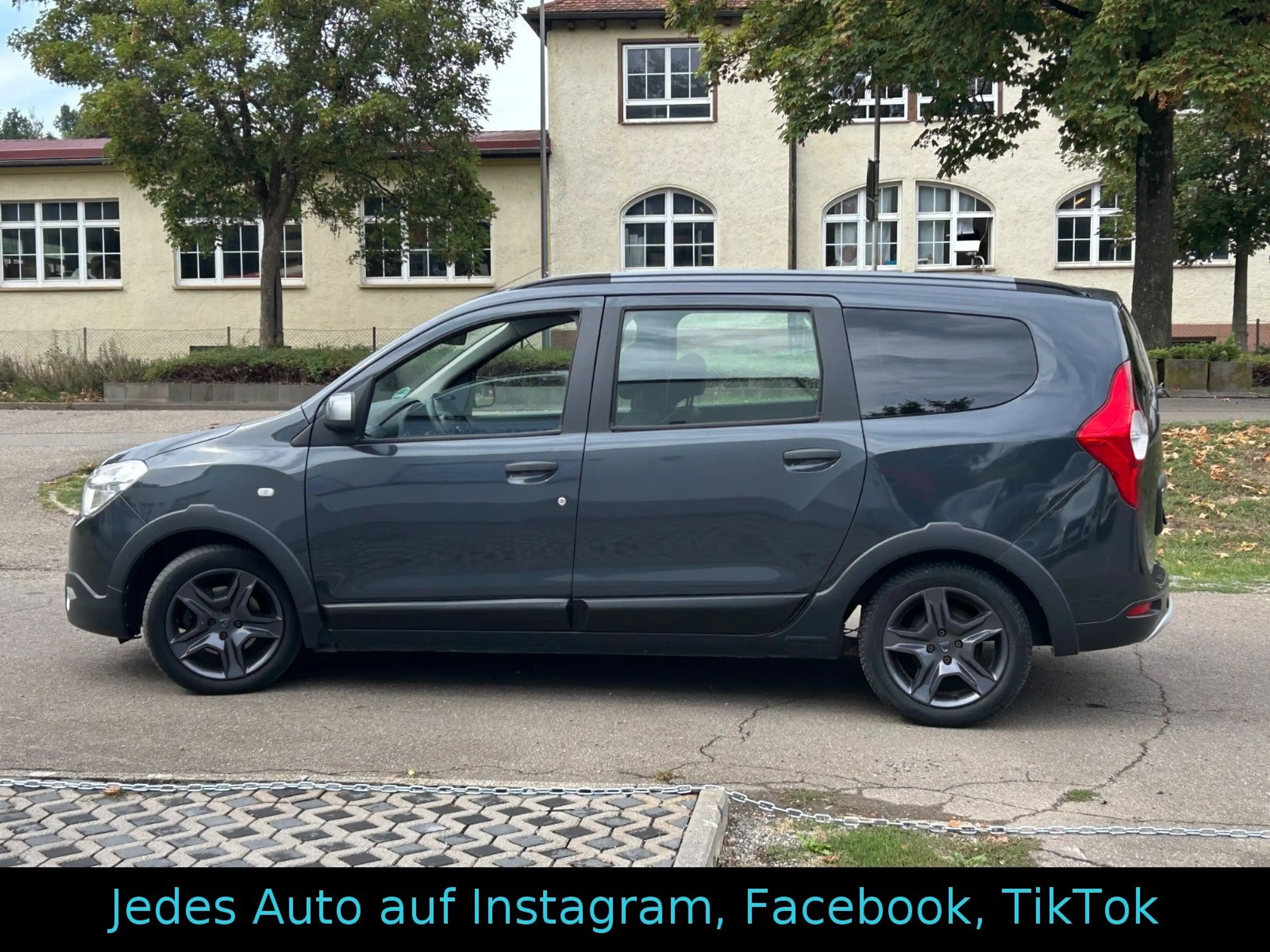 Dacia Lodgy Stepway / Kamera / Navi — photo 9