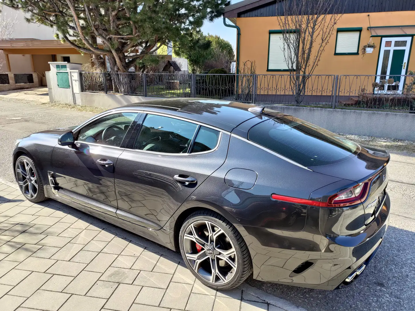 Kia Stinger Stinger 3,3 T-GDI ISG GT AWD Aut. GT Сірий - 2