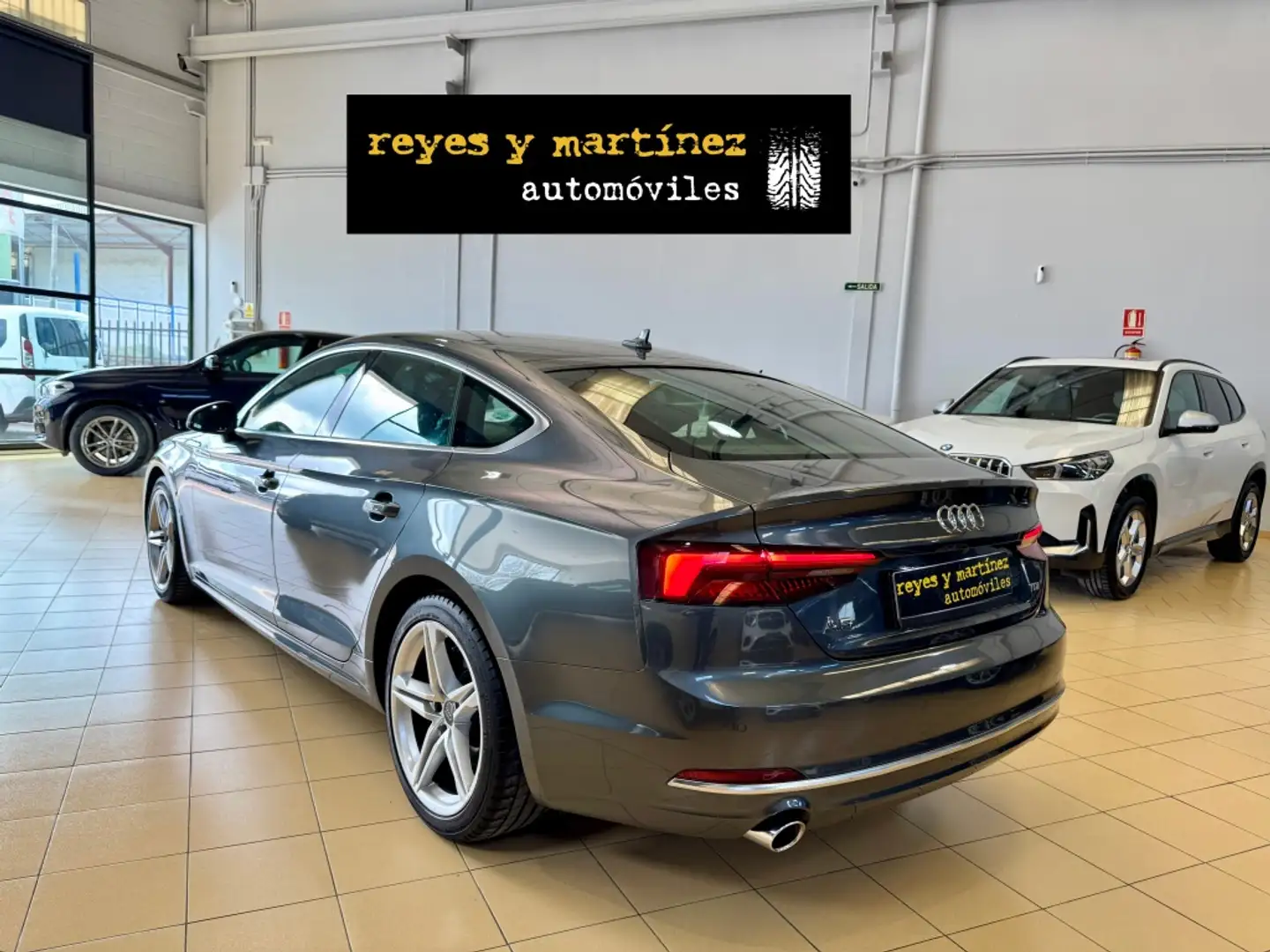 Audi A5 Coupé 2.0TDI S Line 110kW Grijs - 2
