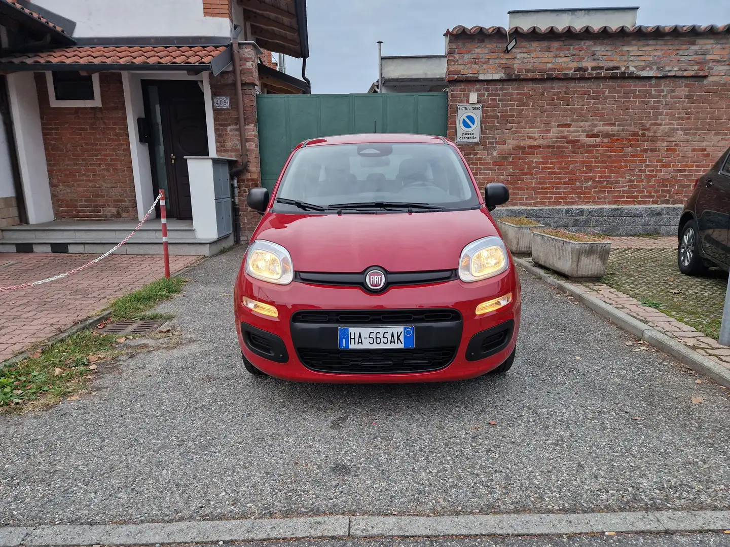 Fiat Panda hybrid 1.0 70CV "SOLO 700 km" Bluetooth, Sensori p Rouge - 2