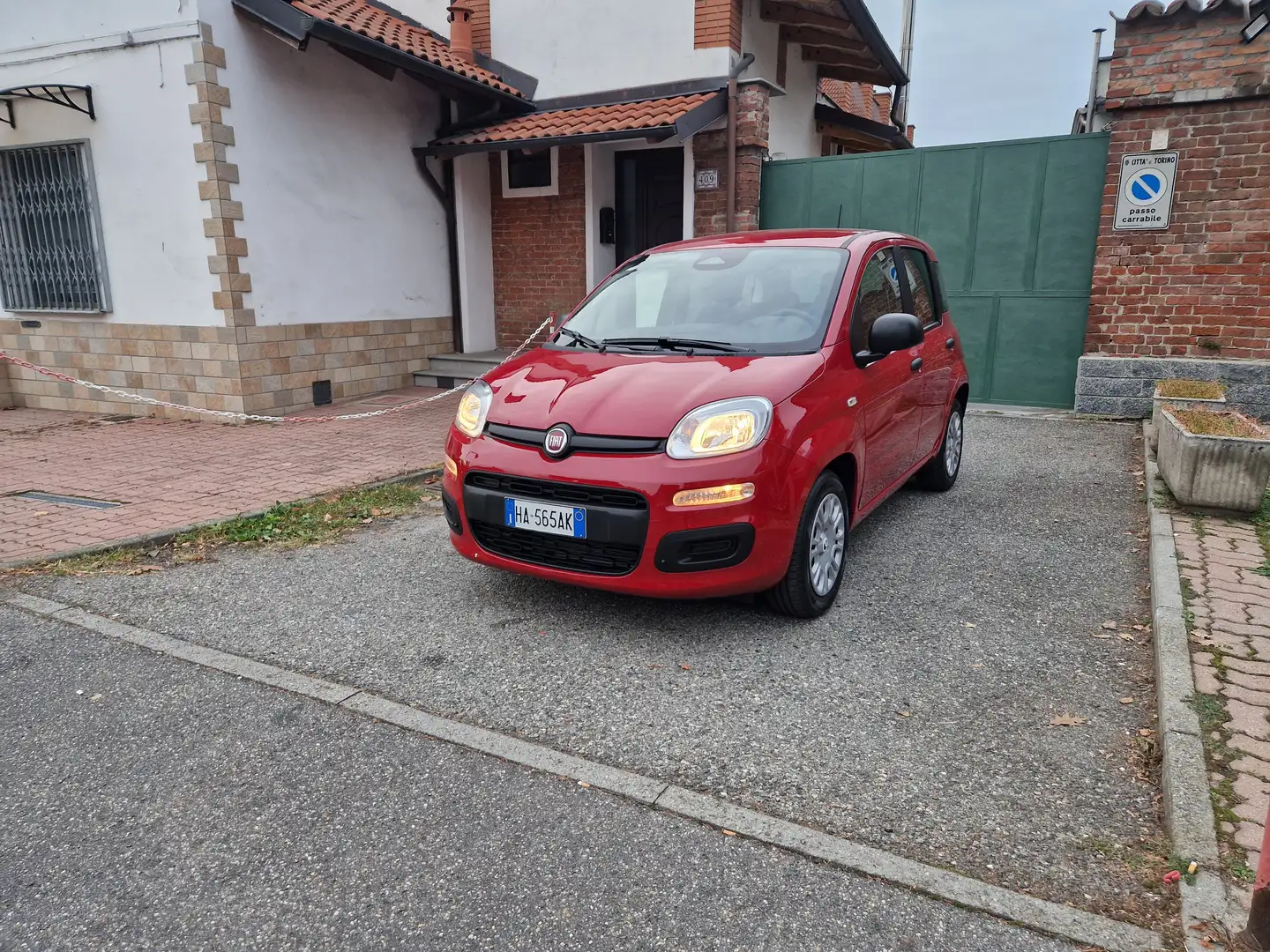 Fiat Panda hybrid 1.0 70CV "SOLO 700 km" Bluetooth, Sensori p Rouge - 1