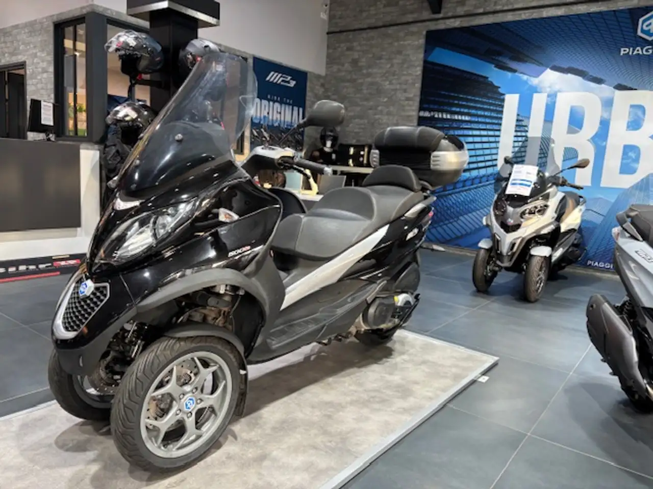 Piaggio MP3 500
