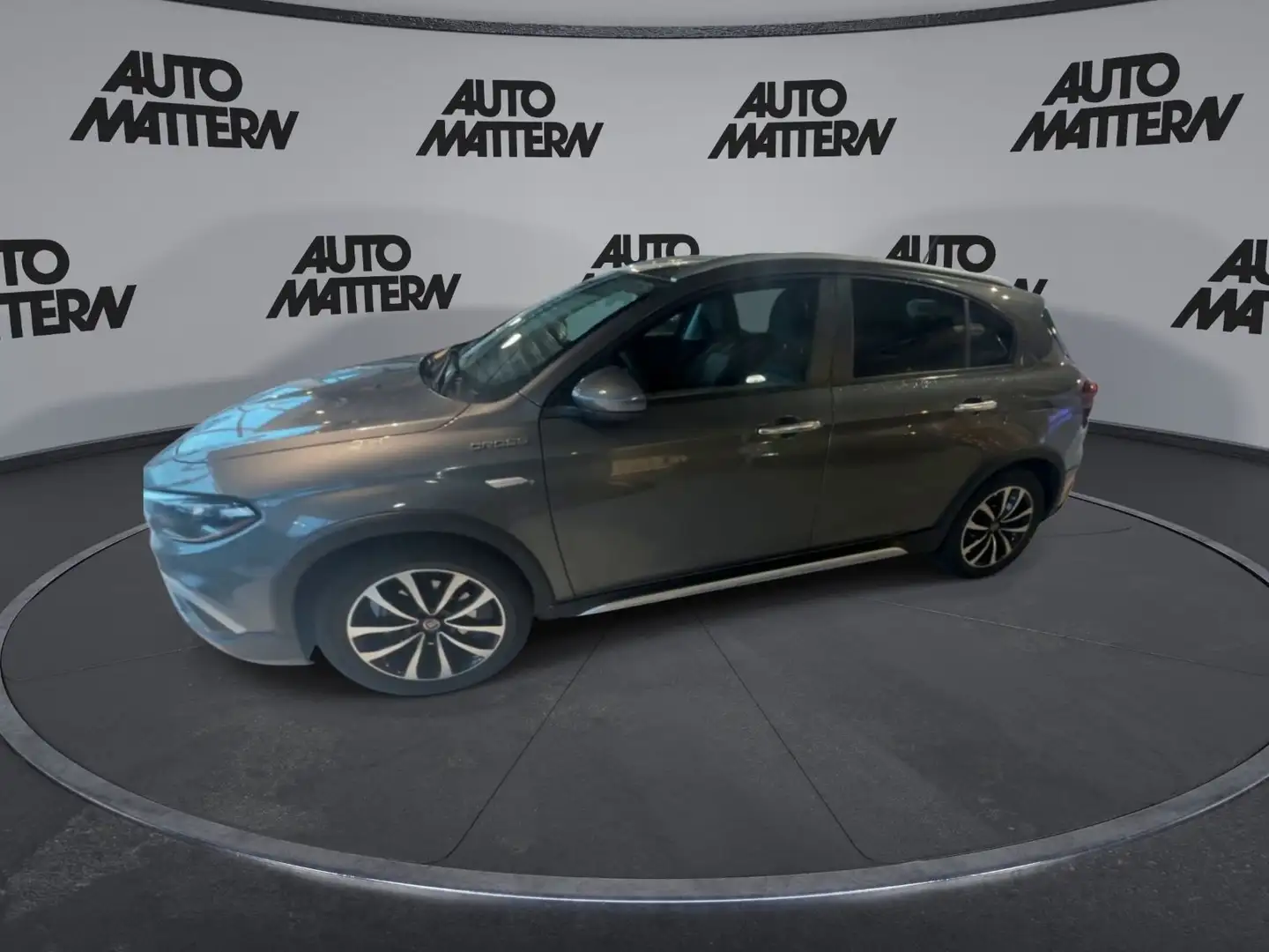 Fiat Tipo Hatchback Cross Grau - 2