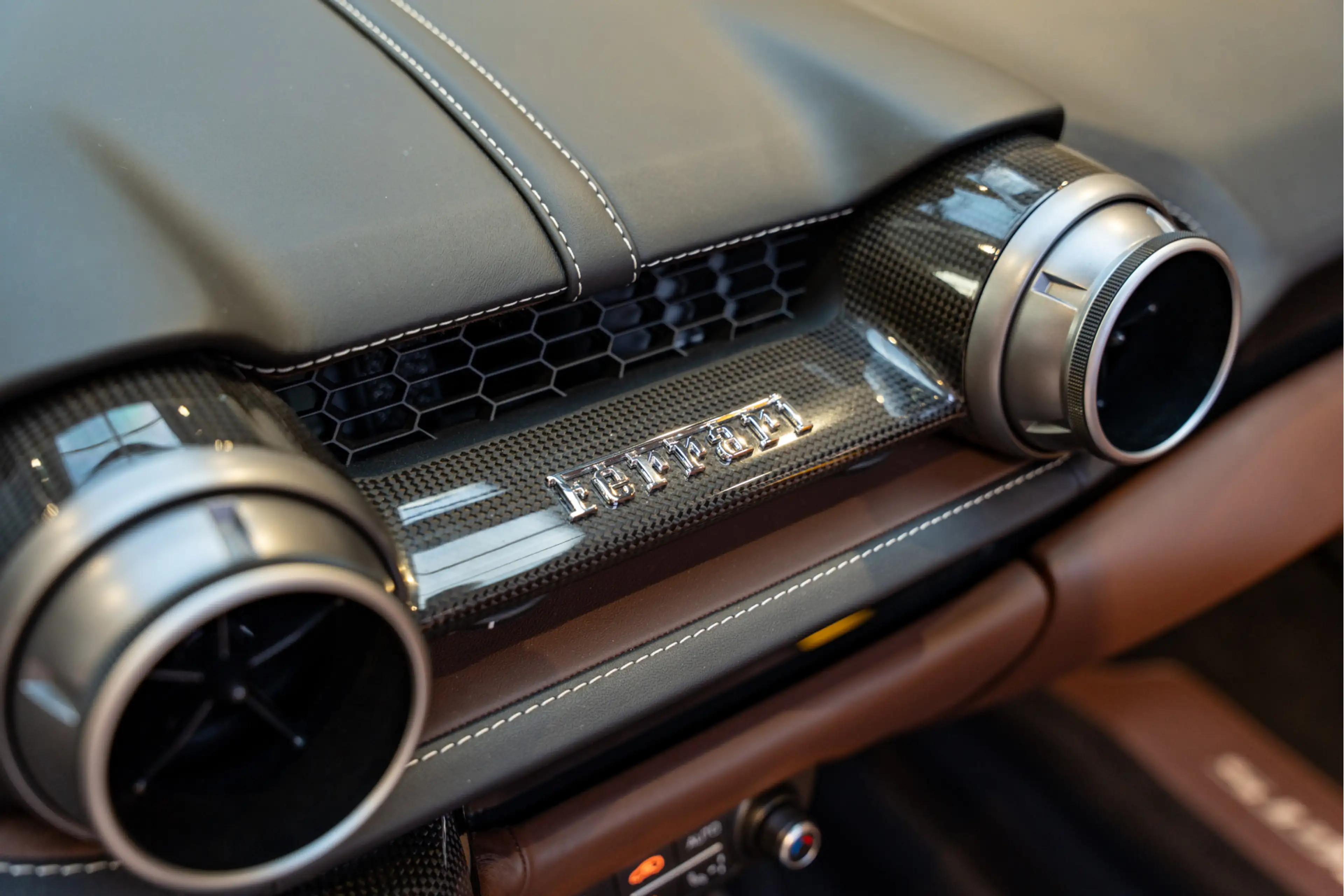 Ferrari 812 GTS Novitec Lift JBL Carbon 6.5 V12 HELE — photo 39