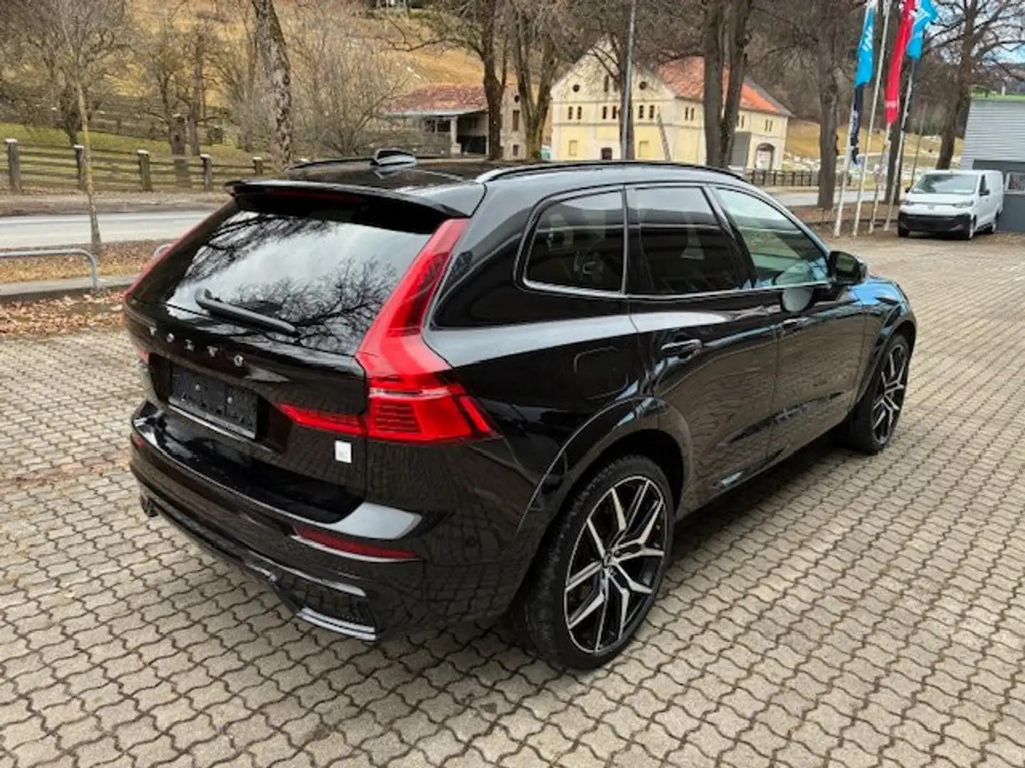 Volvo XC60 T8 Polestar Engineered Recharge Plug-In Hybrid AWD Schwarz - 2