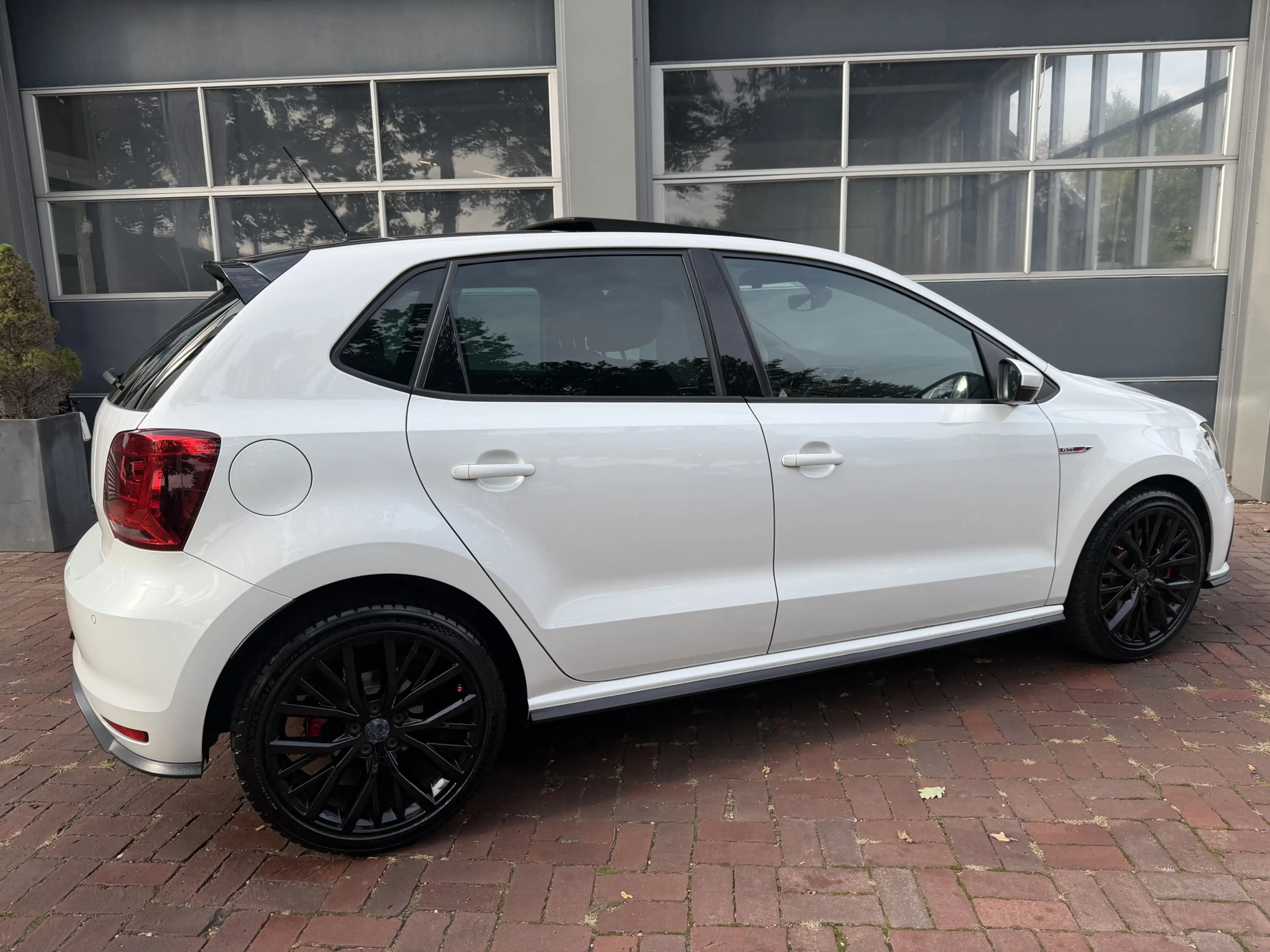 Volkswagen Polo GTI 1.8 TSI Automaat 200pk Bj 2015 Navi,Schuifdak,18in — photo 2