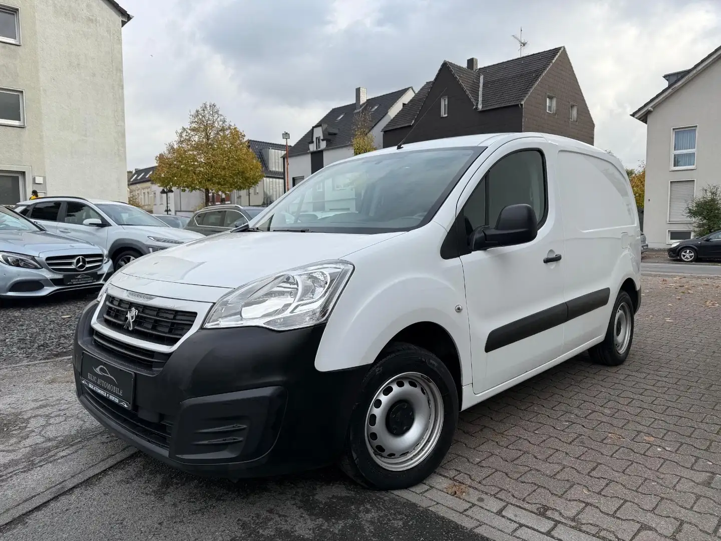 Peugeot Partner L1 Premium 1.Hand*Tempomat*Schiebetür Blanc - 1