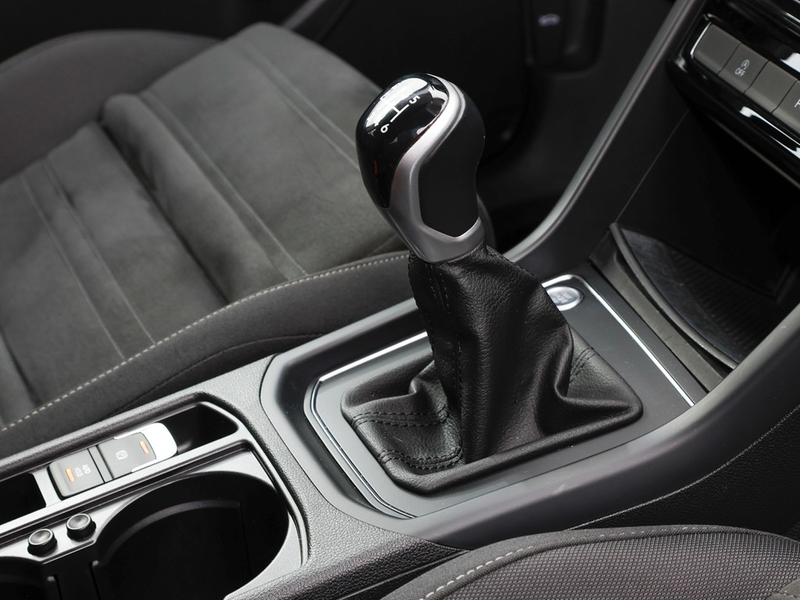 Volkswagen Touran 1.5 TSI Comfortline AHK/Navi/RFK — photo 10