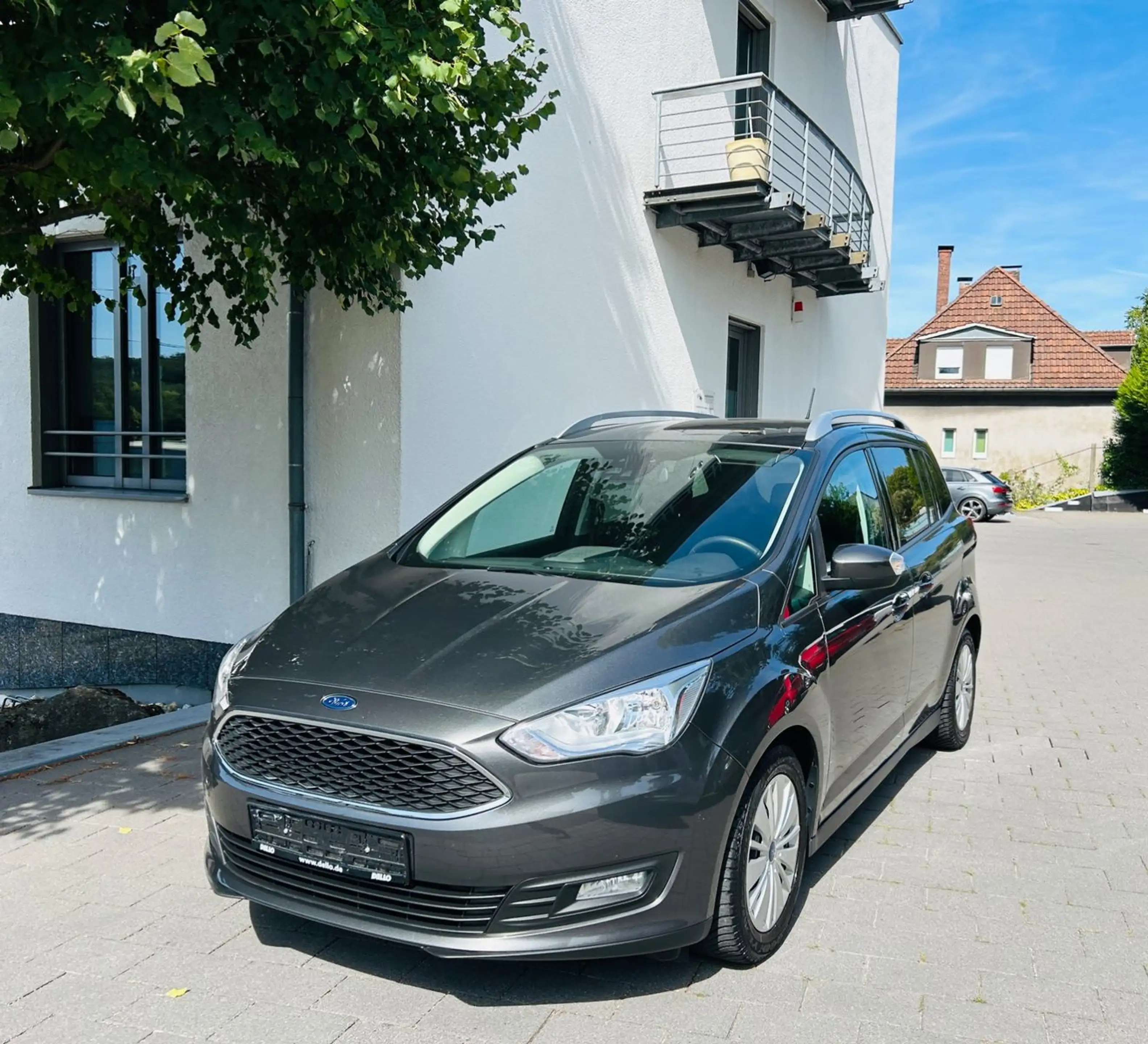 Ford Grand C-Max Grand C-MAX Cool & Connect 7-Sitzer *RFK, Navi* — photo 4