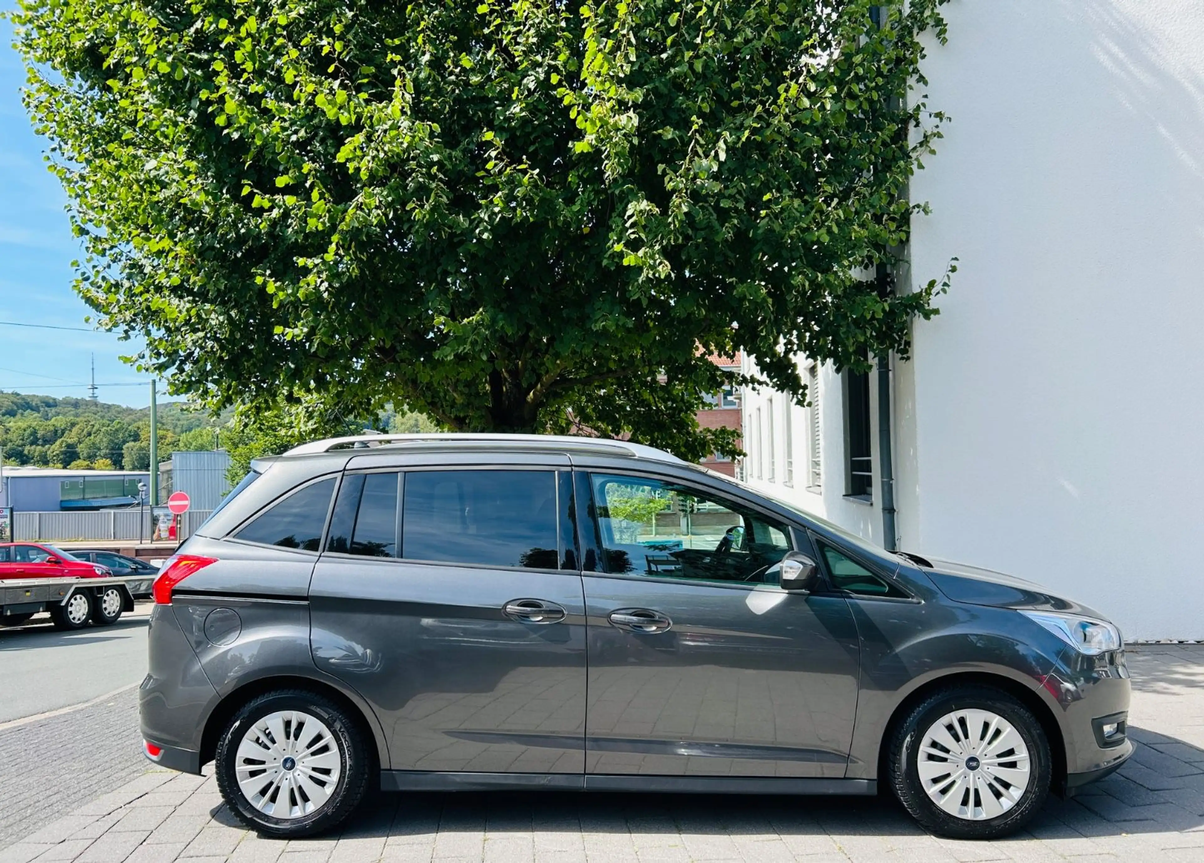 Ford Grand C-Max Grand C-MAX Cool & Connect 7-Sitzer *RFK, Navi* — photo 13