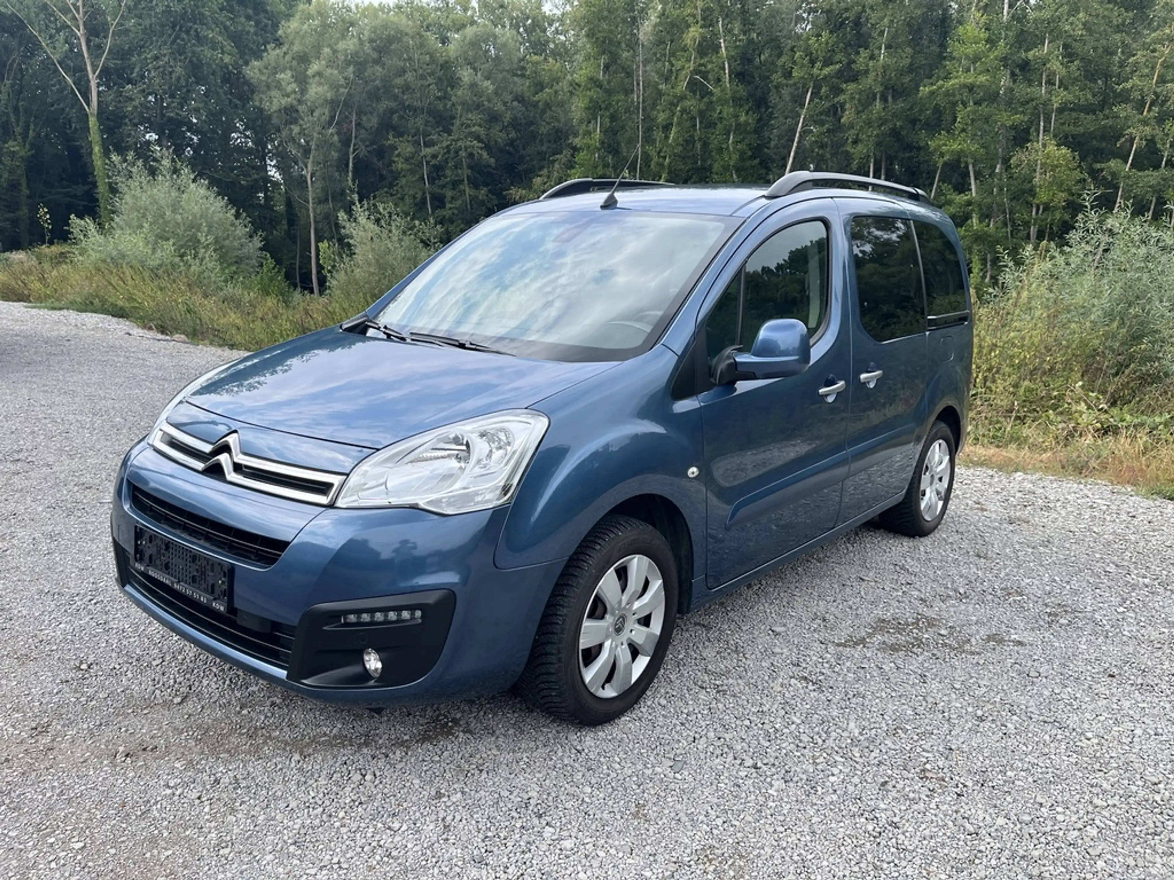 Citroen Berlingo 1.2i BENZINE 75PK 2018 5 ZITPL  D-RIEM + WATERPOMP vervangen — photo 8