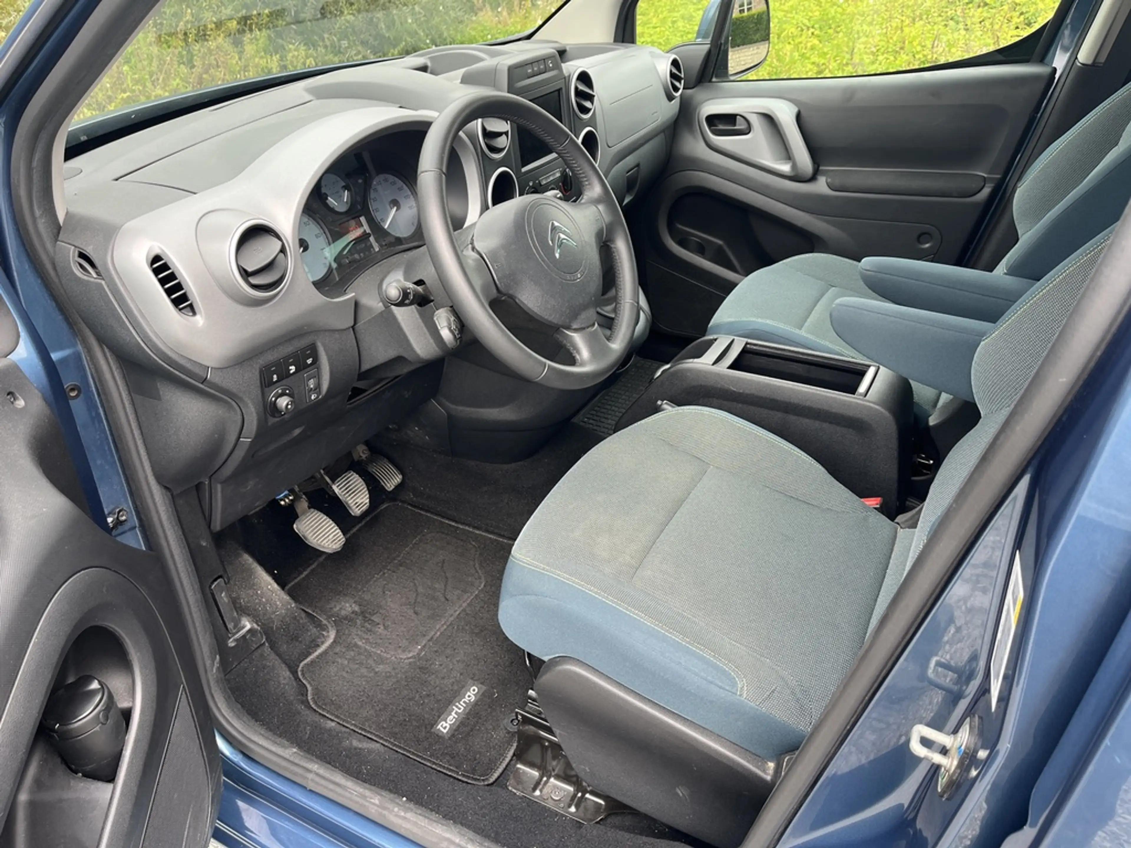 Citroen Berlingo 1.2i BENZINE 75PK 2018 5 ZITPL  D-RIEM + WATERPOMP vervangen — photo 15