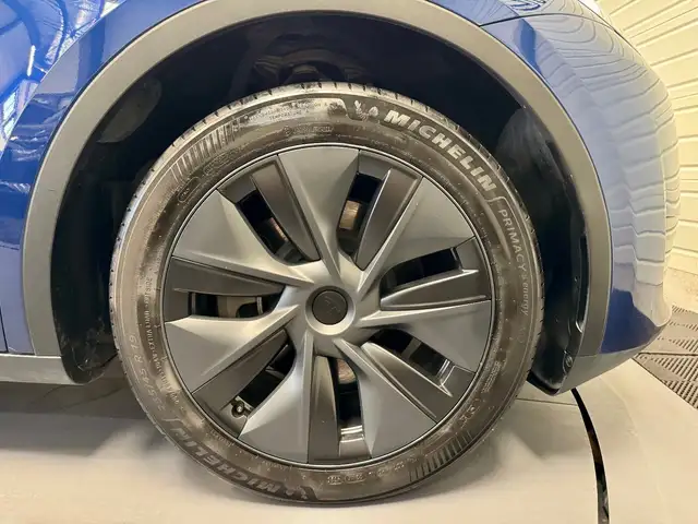 Tesla Model Y view 21