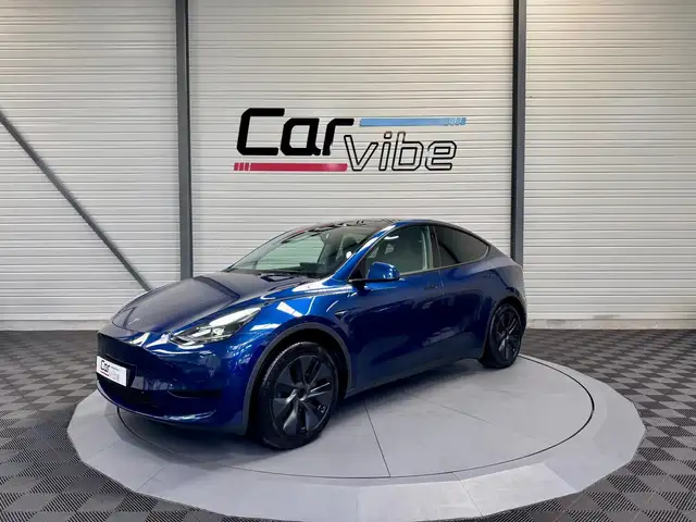 Tesla Model Y view 8