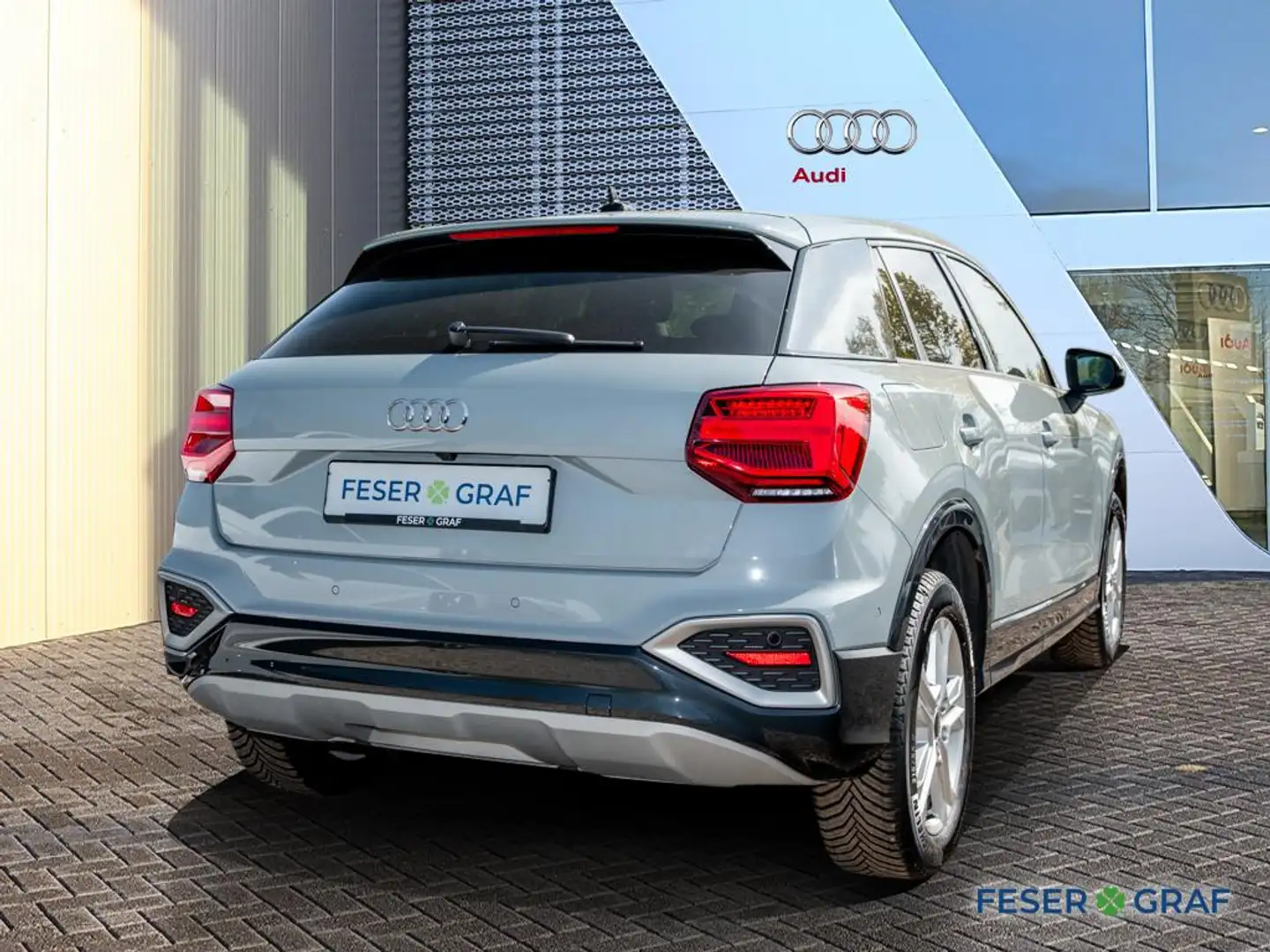 Audi Q2 35TFSI S tronic /LED/Pano/Kamera/CarPlay Gris - 2
