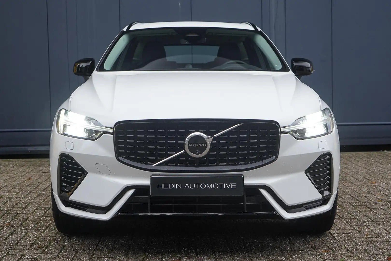 Volvo XC60 2.0 T6 Plug-in hybrid AWD Ultimate Dark | Trekhaak Wit - 2
