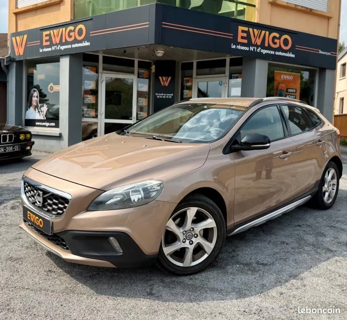 Volvo V40 CROSS-COUNTRY 1.6 D2 115 MOMENTUM BUSINESS 5.0 START-STOP - 1