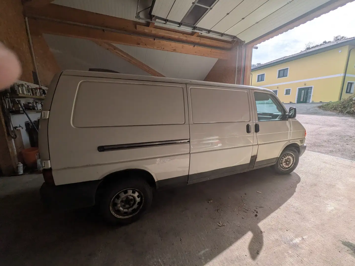Volkswagen Transporter Kastenwagen 2,5 TDI - 2