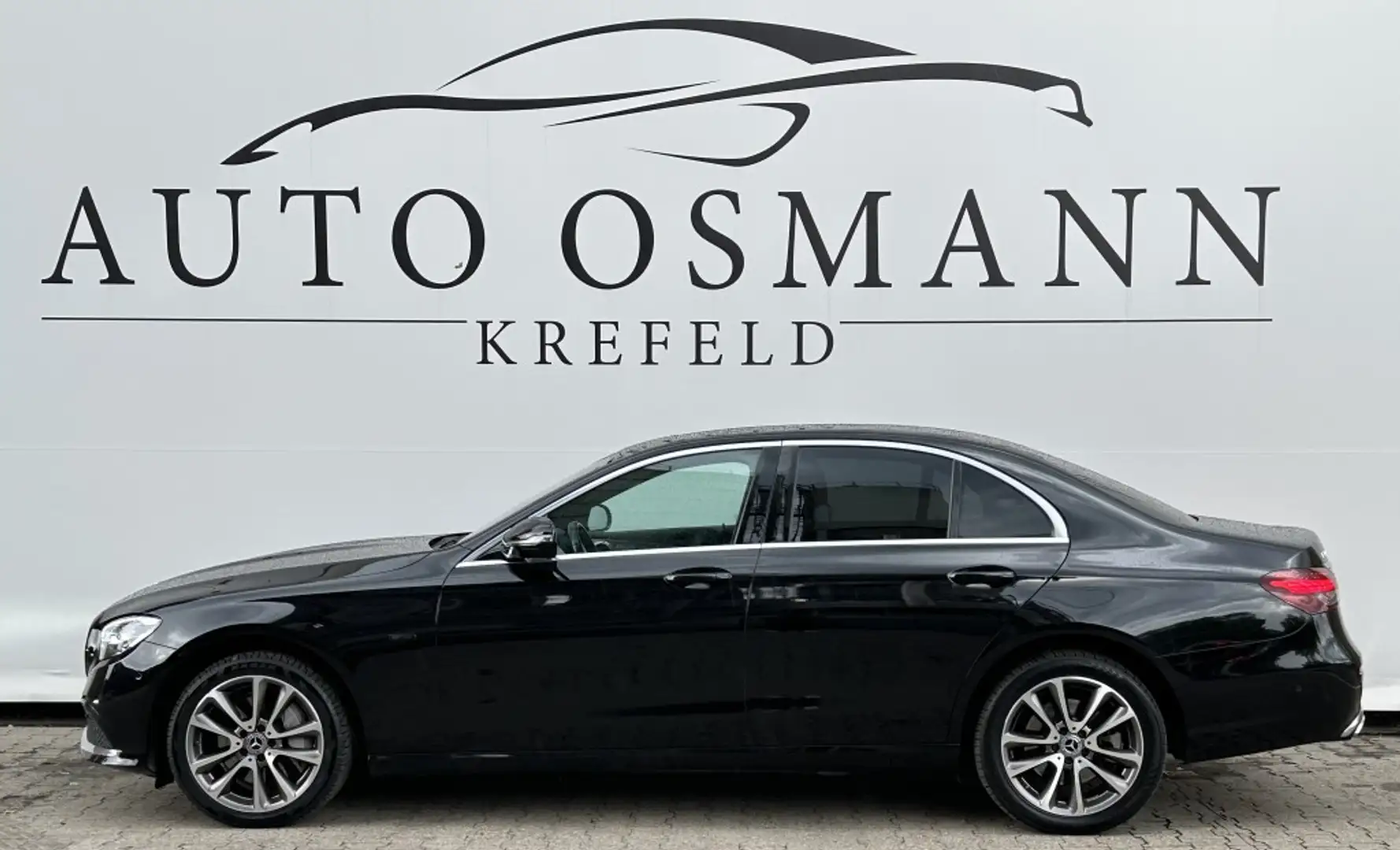 Mercedes-Benz E 300 de 4Matic 9G-TRONIC Avantgarde  Distr+ Black - 2
