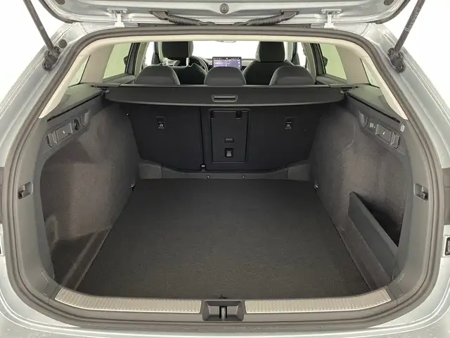Skoda Superb view 8