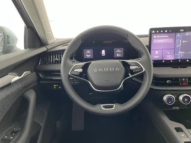 Skoda Superb view 13