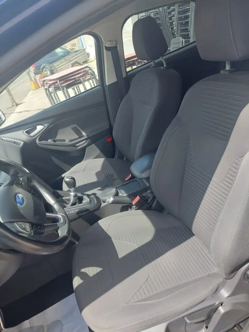 Ford Focus 1.5TDCi Sport 120 Blauw - 2